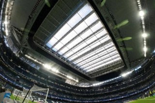历史首次！马卡报：欧足联同意皇马关闭欧冠球场屋顶的要求，历史首次