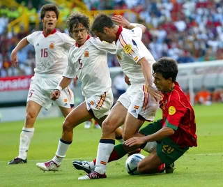 欧洲杯抽签让葡萄牙梦回2004，C罗能否弥补当年遗憾？
