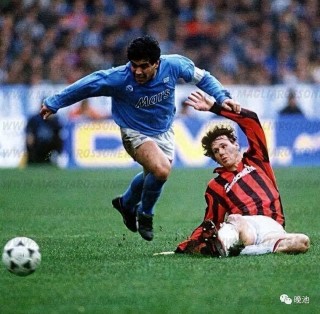 AC米兰队史今天：1990年巴斯滕PK马拉多纳！意大利杯3-1那不勒斯