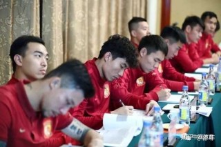 如何看待中国足协提出，国足力争 2023 年达到亚洲一流，中超国内球员年薪最高 500 万？