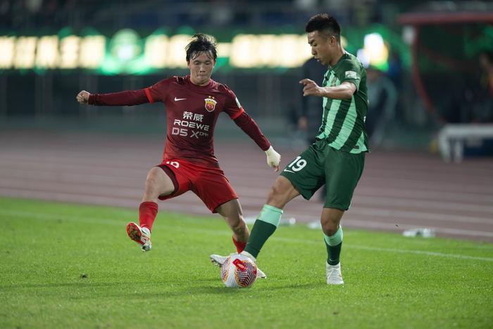 中国足球回暖：中超上座率持续上升，球员跑步距离大幅增加